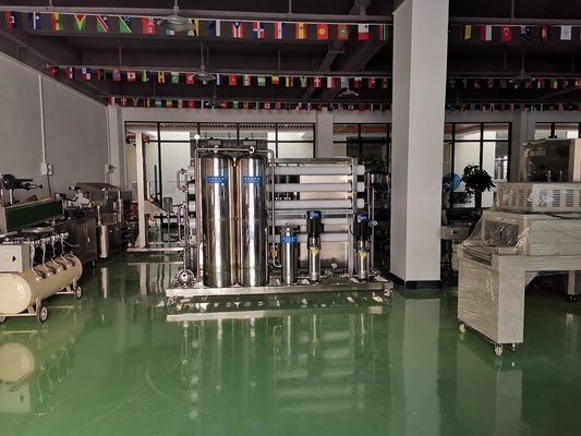 Osmosis Pressure 3000LPH 3T/H Water Purifier Machine Shampoo Making Product Line