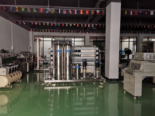 Osmosis Pressure 3000LPH 3T/H Water Purifier Machine Shampoo Making Product Line